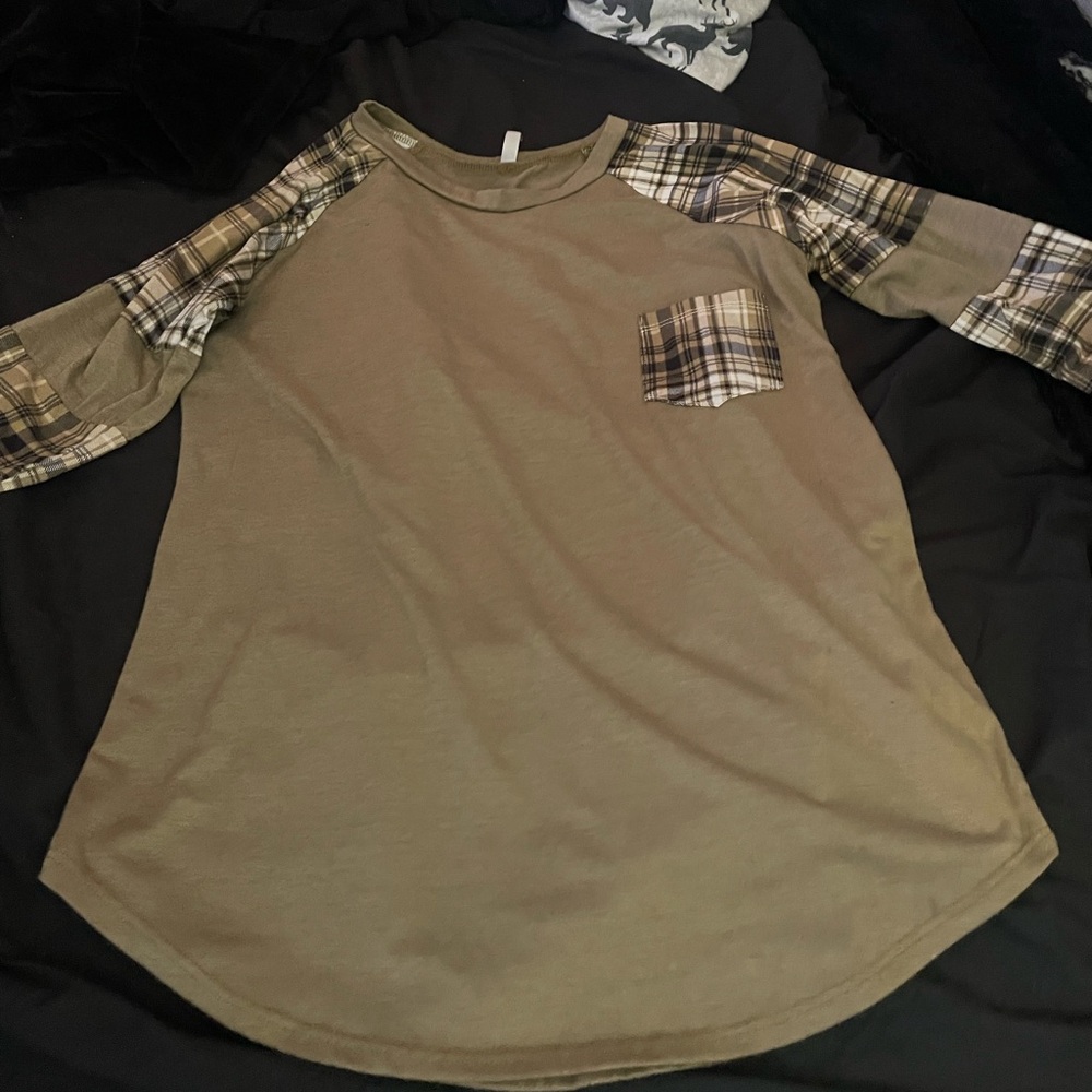 Tan& plaid, elbow sleeve tee